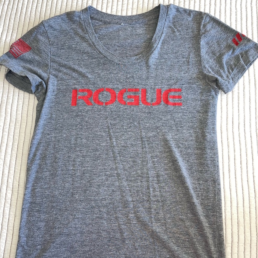 Gray Never Forgotten Rogue Shirt size L